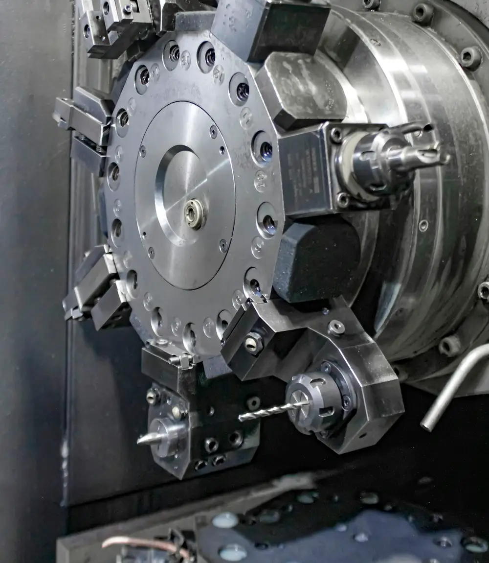 Đài dao máy tiện CNC cũ tại xưởng